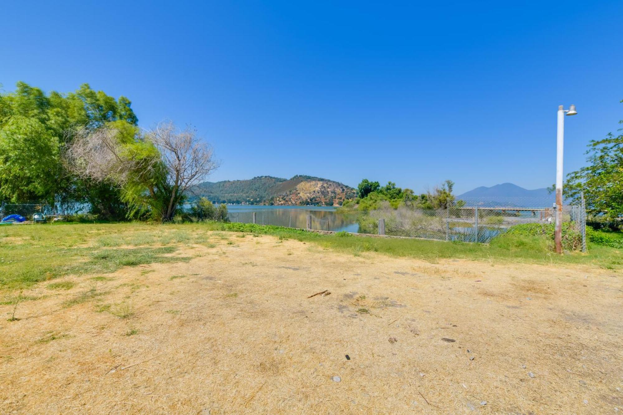 End Unit With Clear Lake Access In Norcal! Apartment Clearlake Bagian luar foto